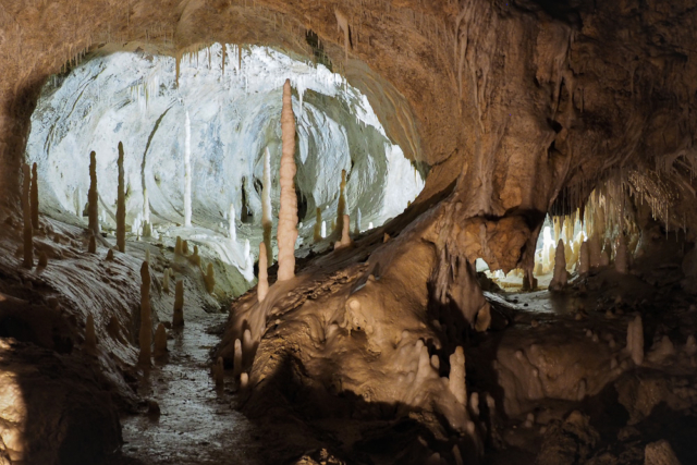 frasassi grotte